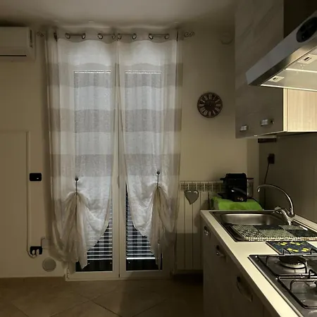 Semesterbostad Elly's House *