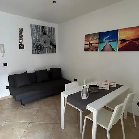 Holiday home Elly's House *