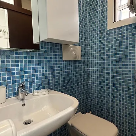 Elly's House Semesterbostad *